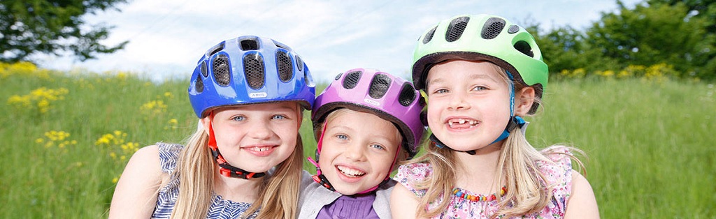 Pedala e vai, ma senza casco mai